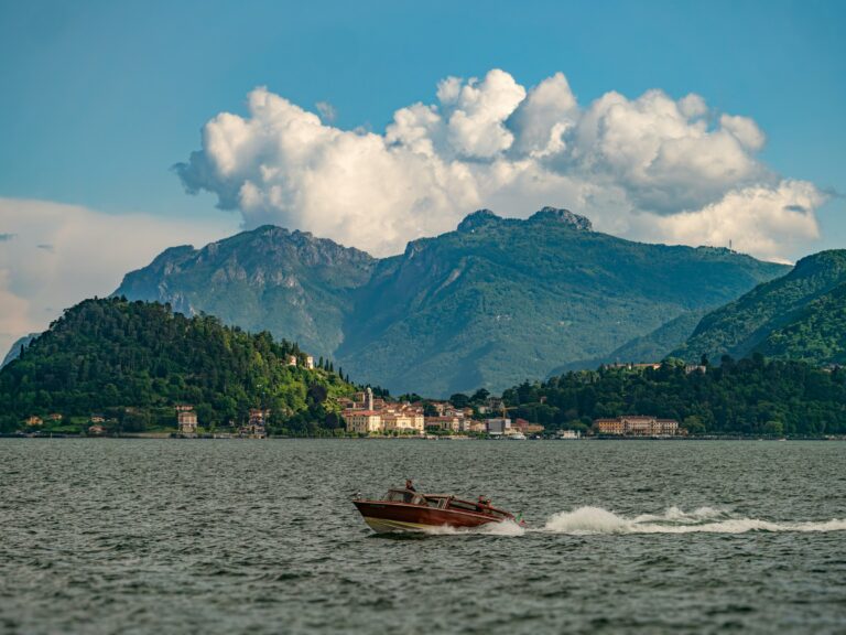 christopher-politano-2DDt-FL1iiw-unsplash